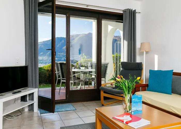 Miralago - Utoring Apt- B12 By Interhome *