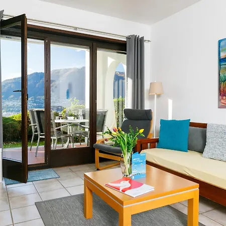 Miralago - Utoring Apt- B12 By Interhome