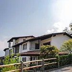 Miralago - Utoring Apt- B12 By Interhome