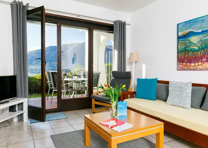 Miralago - Utoring Apt- B12 By Interhome